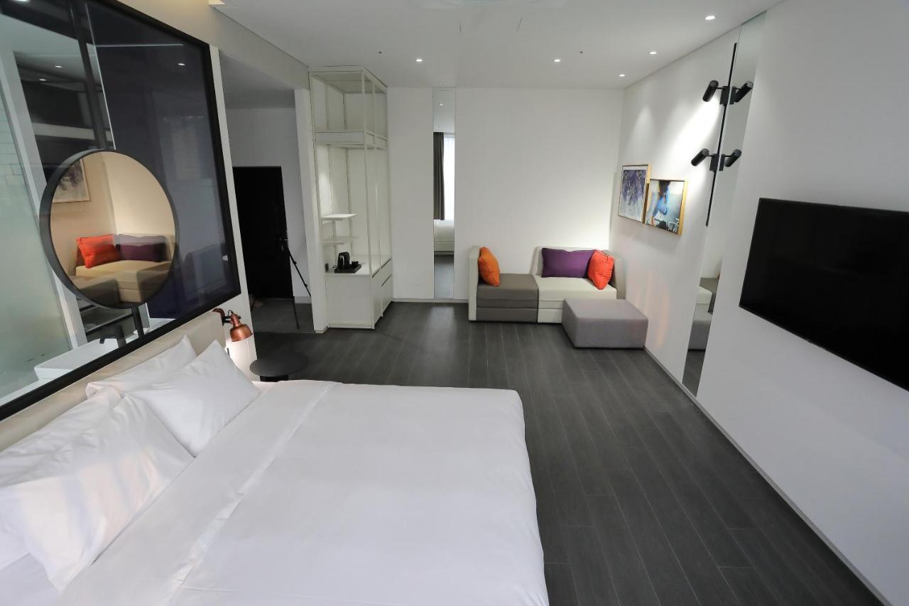 Orchid Hotel Уонджу Екстериор снимка
