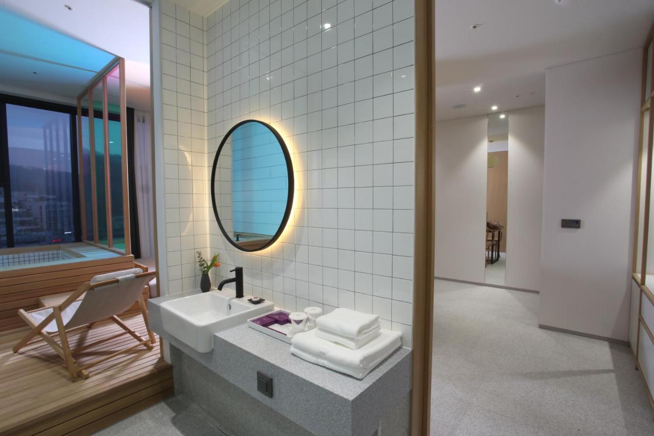 Orchid Hotel Уонджу Екстериор снимка