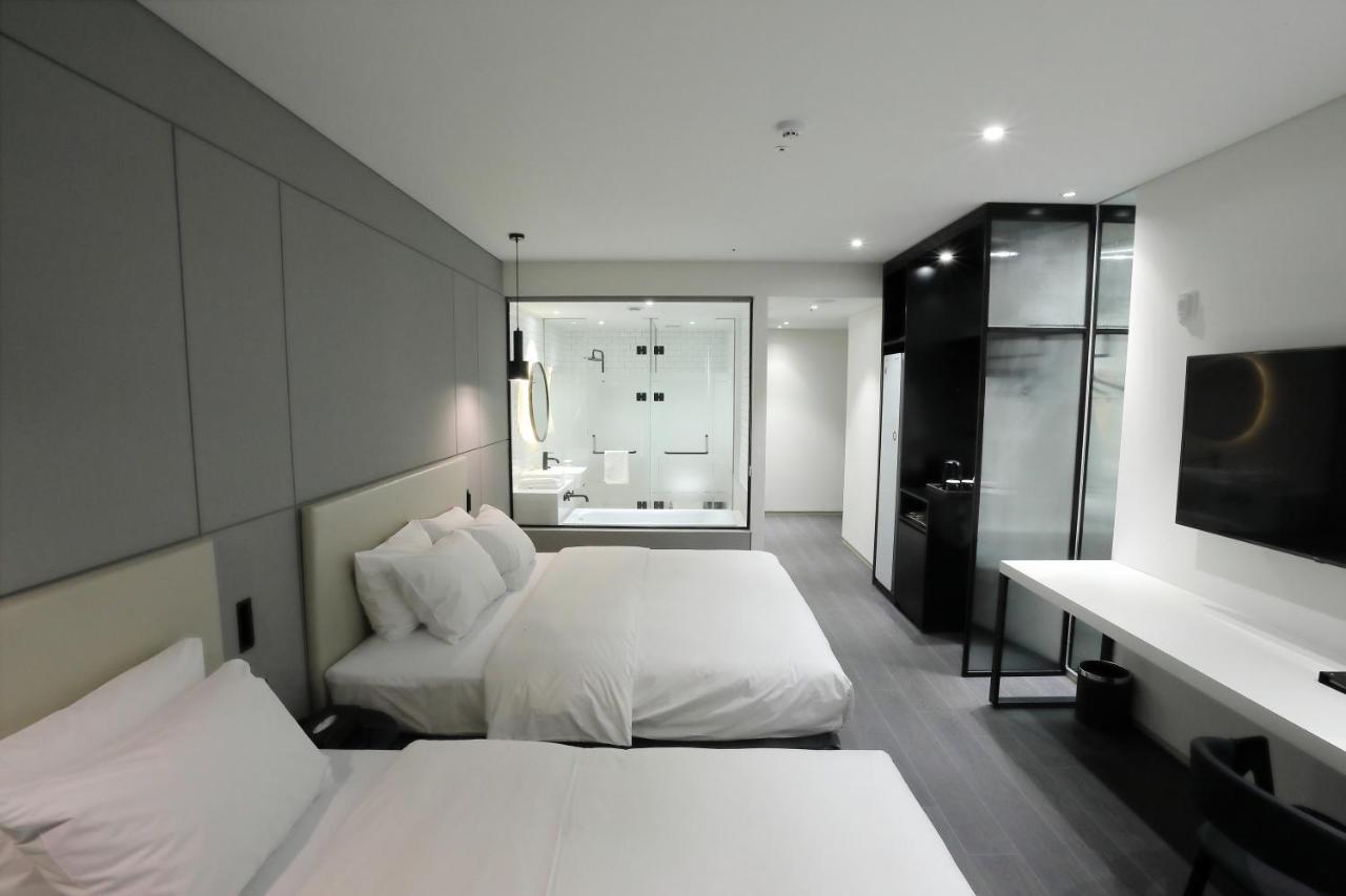 Orchid Hotel Уонджу Екстериор снимка