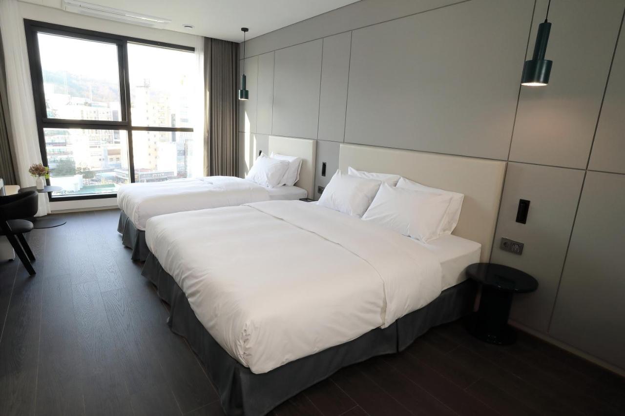 Orchid Hotel Уонджу Екстериор снимка