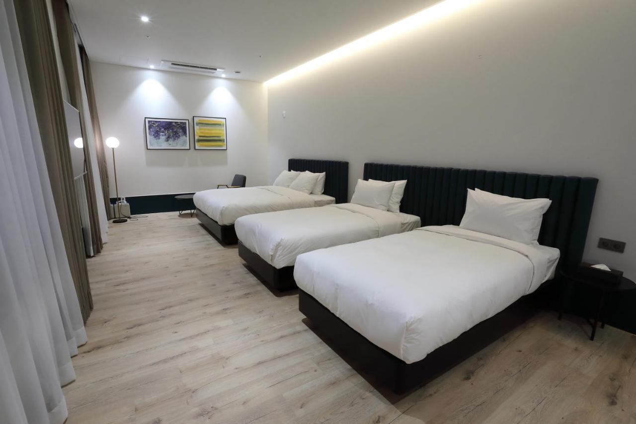 Orchid Hotel Уонджу Екстериор снимка
