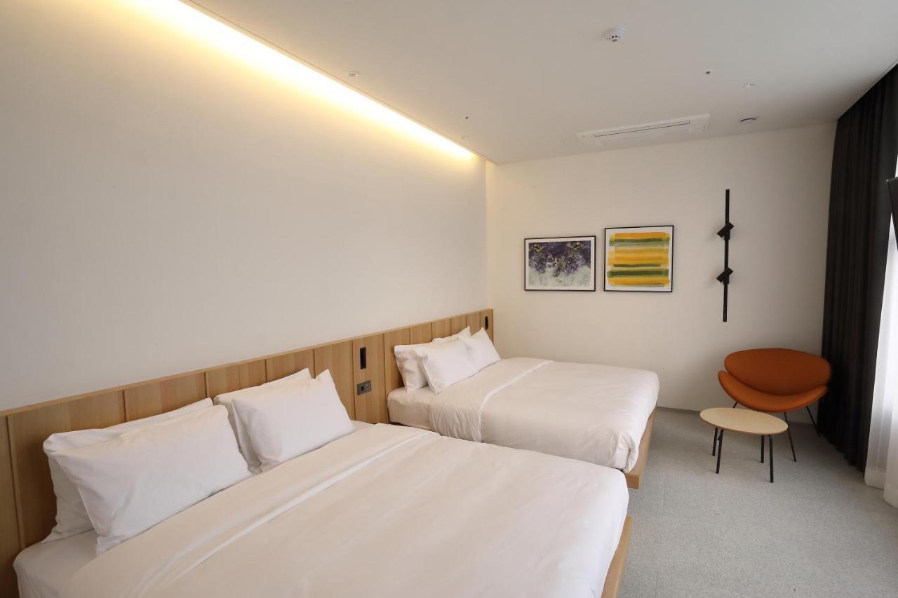 Orchid Hotel Уонджу Екстериор снимка