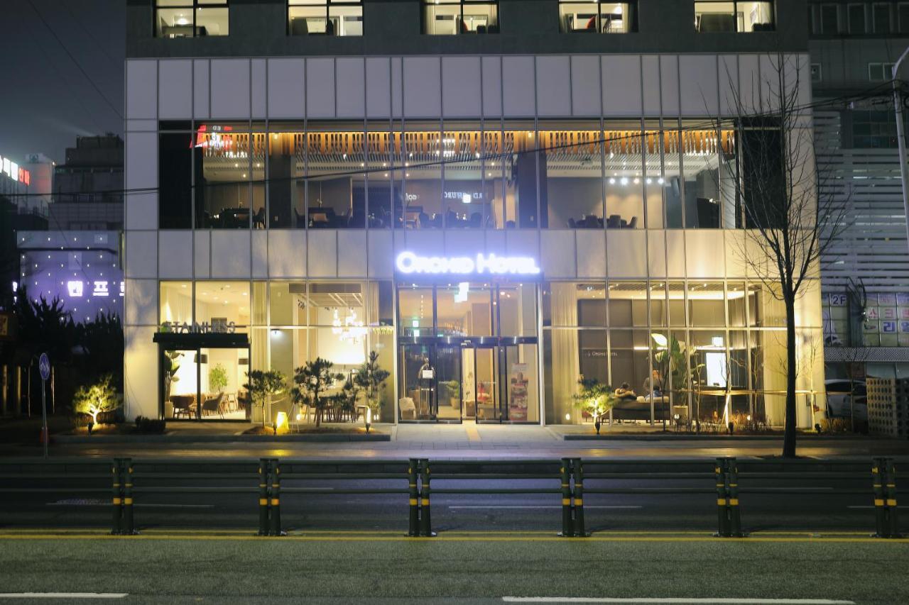 Orchid Hotel Уонджу Екстериор снимка